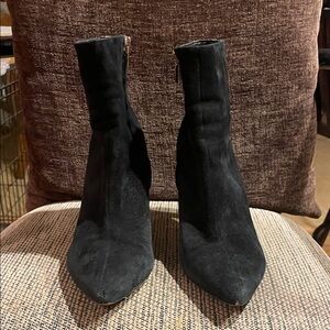 Nine West Black/Cheetah Print Suede Booties. Size 7M